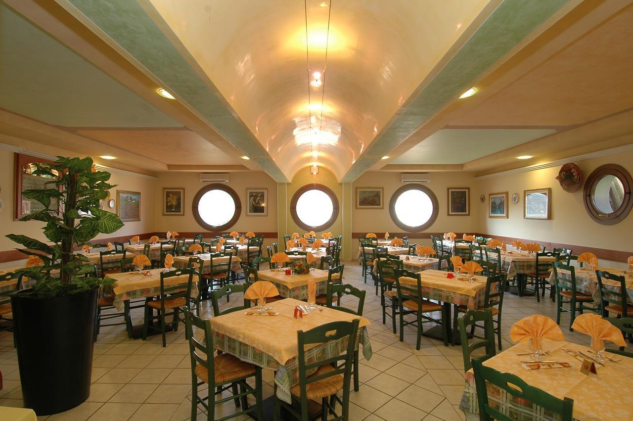 Hotel Ristorante Il Pirata San Vito di Leguzzano 외부 사진